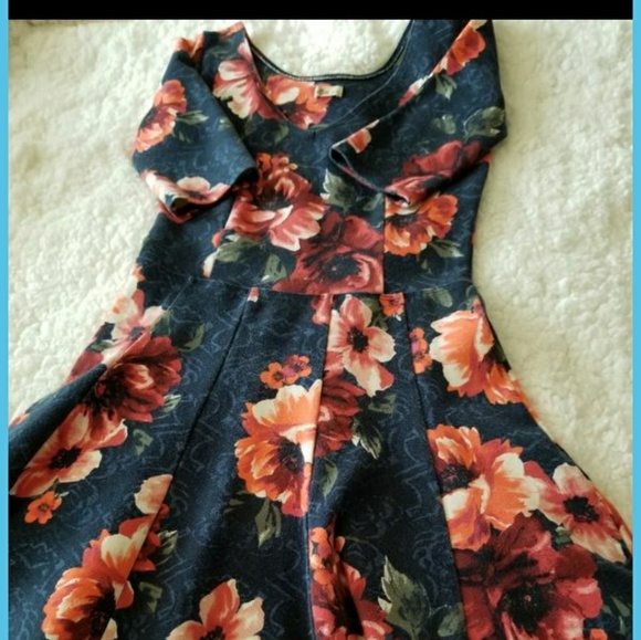 COLORFUL HOLLISTER DRESS - Picture 2 of 2